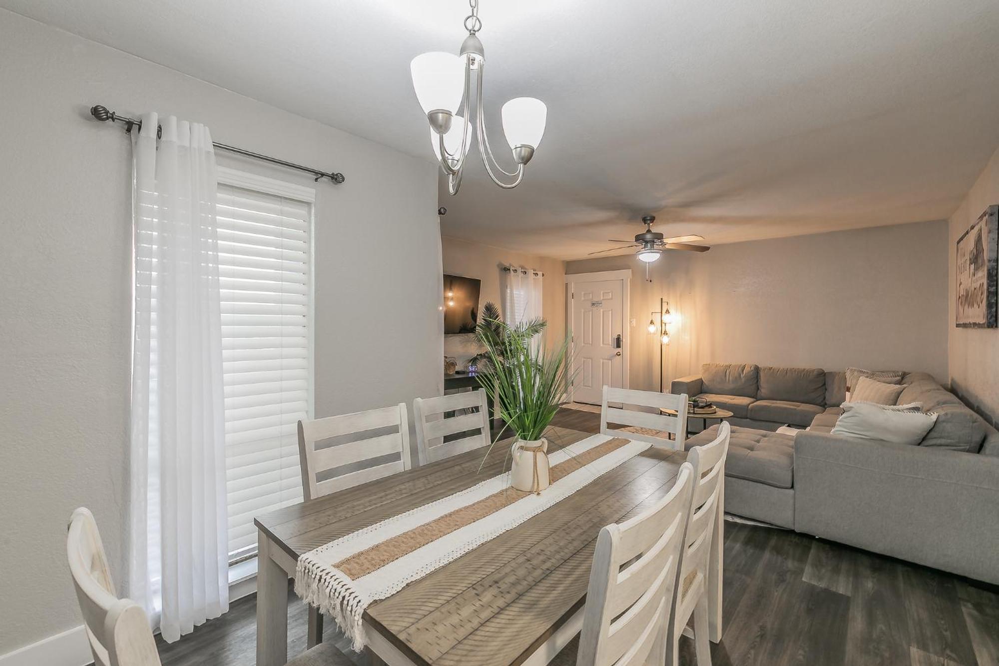 ארלינגטון Cozy 2Br Farmhouse Apt - Sleeps 8 - Free Parking! מראה חיצוני תמונה